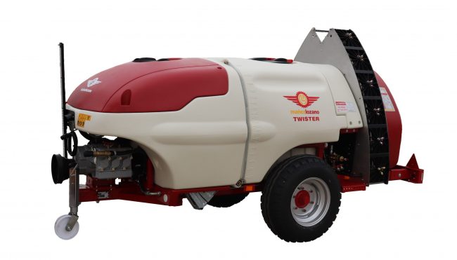 Narrow Twister S6 trailed sprayer, side view
