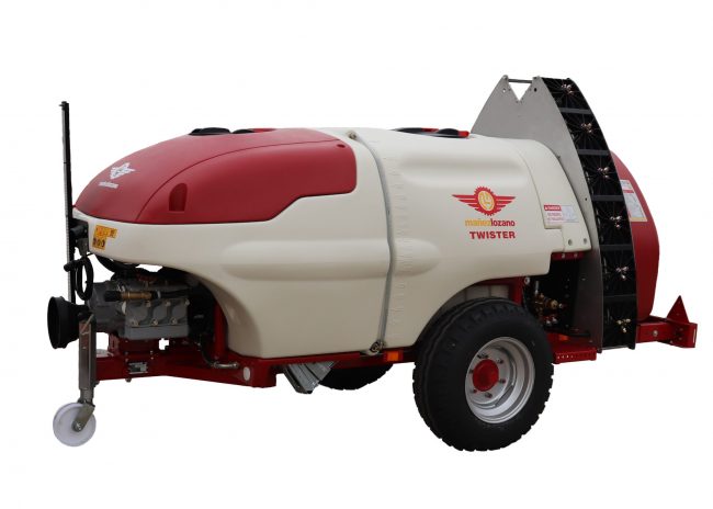 Narrow Twister S6 trailed sprayer, side view