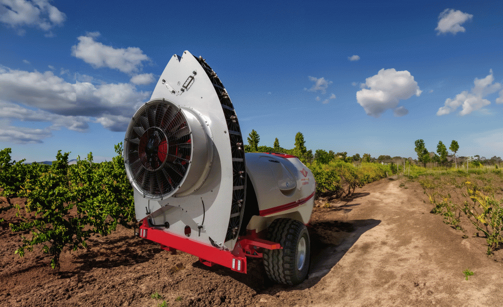 Atomiseur Narrow Twister S8 dans les champs