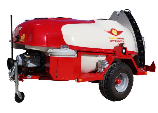Super Twister S6 trailed sprayer by Mañez y Lozano