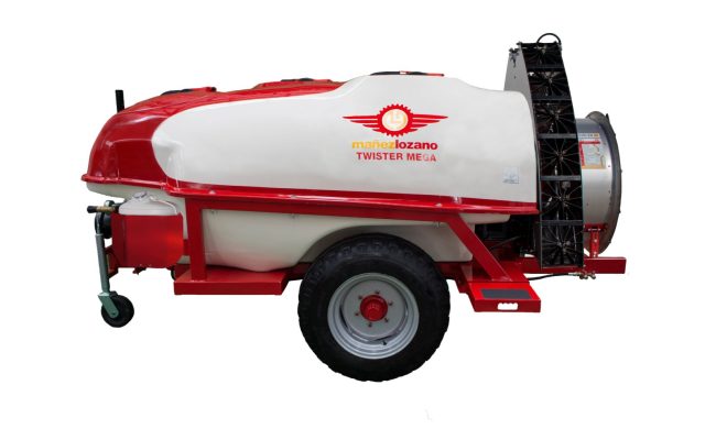 Mega Twister S6 trailed sprayer by Mañez y Lozano