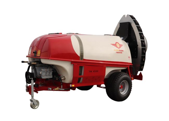 Mega Twister S8 trailed sprayer by Mañez y Lozano