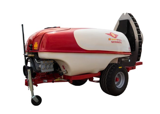 Narrow Twister S8 trailed sprayer by Mañez y Lozano