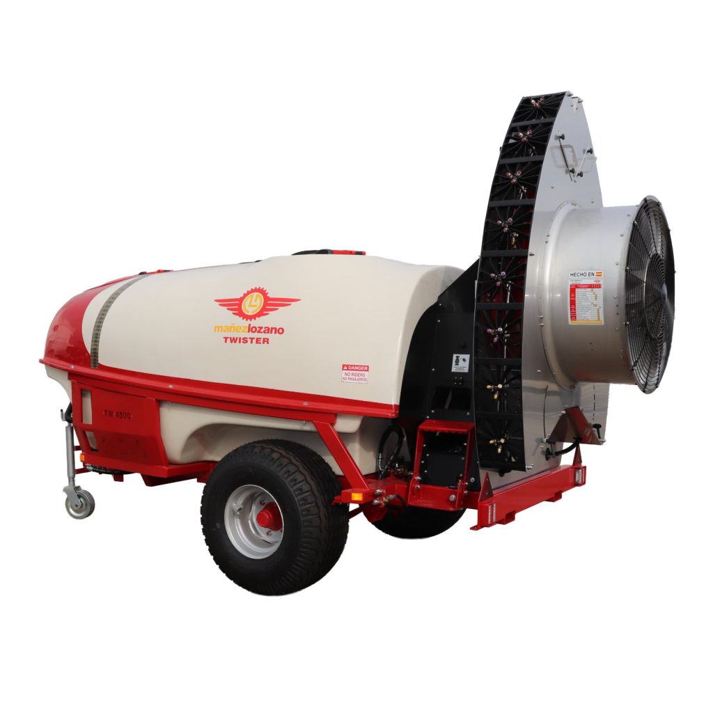 Mega Twister S8 sprayer seen from behind and from the side