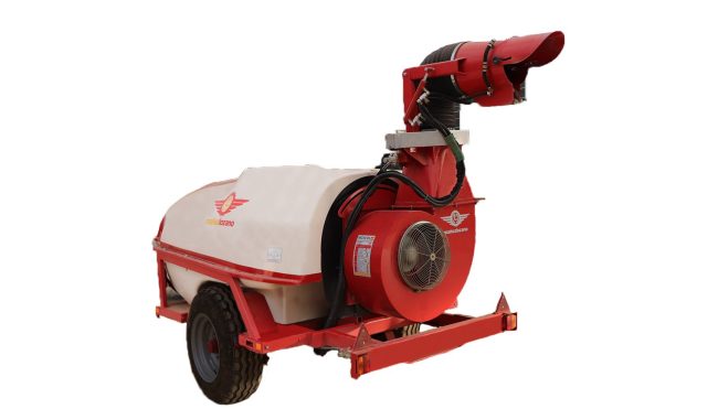 Trailed sprayer with single cannon, Navarone series, by Mañez y Lozano